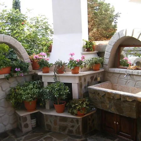 בית הארחה Dari Guest за гости дари נסבר