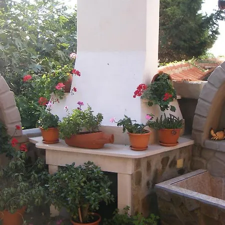 Dari Guest за гости дари Konukevi 3*